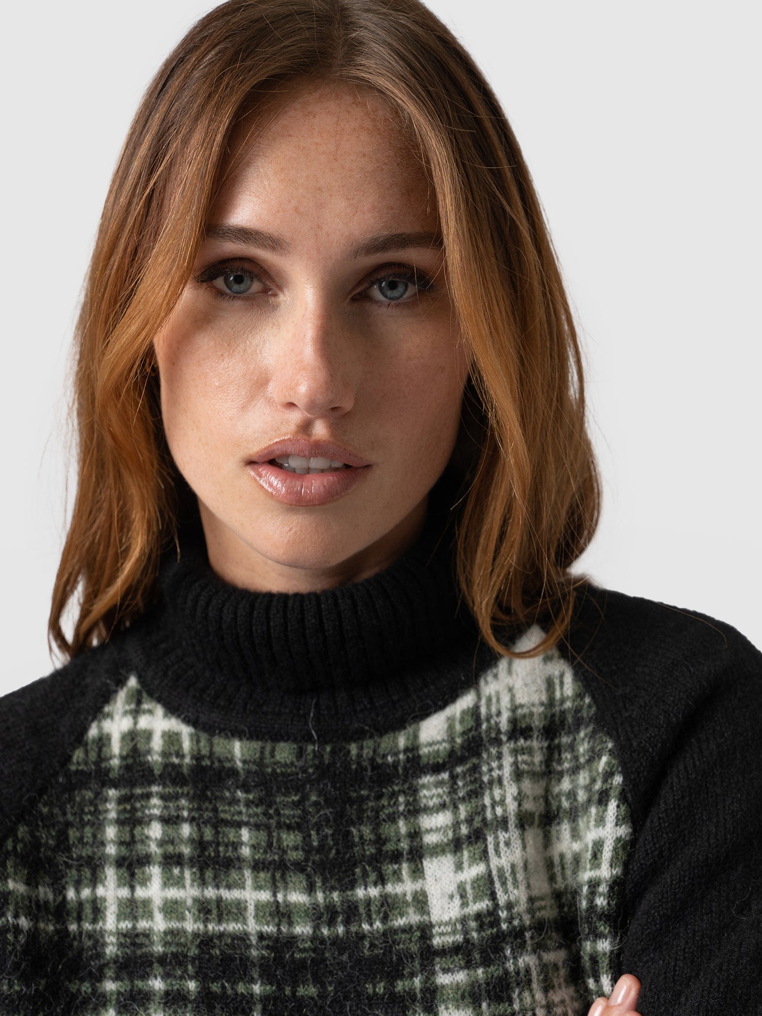 Gwen Raglan Sweater Olive Check - Women's Sweaters | Saint + Sofia® USA